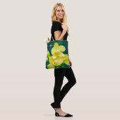 Gelbe Orchidee auf grüner Tragetasche Tasche (Am Model)