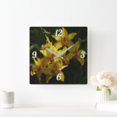 Gelbe Orchideen Quadratische Wanduhr (Zuhause)