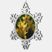 Gelbe Orchideen Schneeflocken Zinn-Ornament (Rechts)