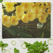 Gelbe Orchideen - tropische Blume Handtuch (Gefaltet)