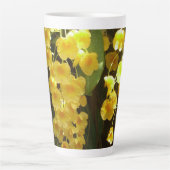 Gelbe Orchideen - tropische Blume Milchtasse (Vorderseite)