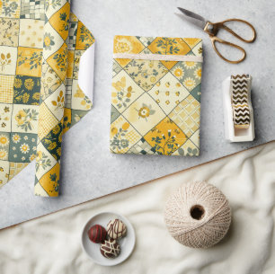 Gelbe Patchwork-Quilt-Gingham-Cottagecore-Blumen Geschenkpapier