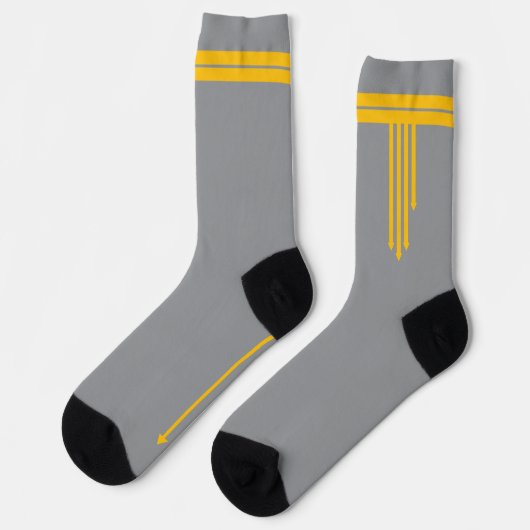 Gelbe Pfeile auf Grau Socken (Linkes Detail)