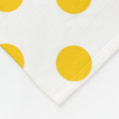 Gelbe Polka-Punkte mit weißem Hintergrund Fleecedecke (Ecke)