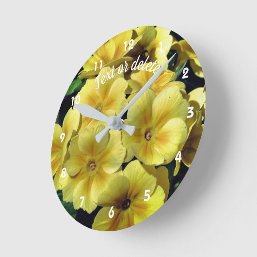 Gelbe Primrose Frühlingsblumen Personalisiert Runde Wanduhr (Winkel)