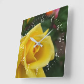 Gelbe Rosa-Blume Quadratische Wanduhr (Winkel)