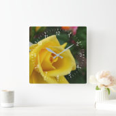 Gelbe Rosa-Blume Quadratische Wanduhr (Zuhause)