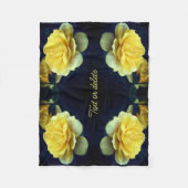 Gelbe Rose Blume im Blut Personalisiert Fleecedecke (Vorderseite)