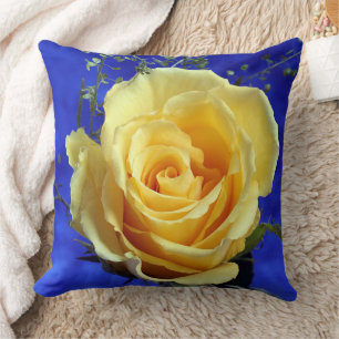 Gelbe Rose Royal Blue Background Throw Kissen