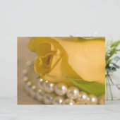 Gelbe Rose und Perlen (Stehend Vorderseite)
