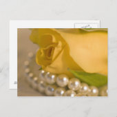 Gelbe Rose und Perlen Postkarte (Vorne/Hinten)