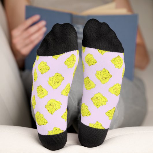 Gelbe Rosen auf rosa Socken (Unterseite)