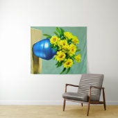 Gelbe Rosen in Blauer Vase Boho Kunst Wandteppich (Beispiel (Horizontal))