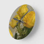Gelbe Rosen Runde Wanduhr (Winkel)