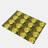 Gelbe Rosenknospe Door Mat Fußmatte (Schrägansicht)