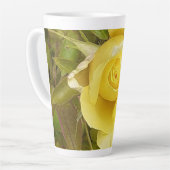 Gelbe Rosenknospe Milchtasse (Linke Ecke)