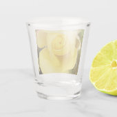 Gelbe Rosenknospe Schnapsglas (Rückseite)