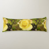 Gelbe Rosenknospe Seitenschläferkissen (Vorderseite)