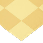 Gelbe Schachbrettmuster Tischdecke (Schrägansicht)