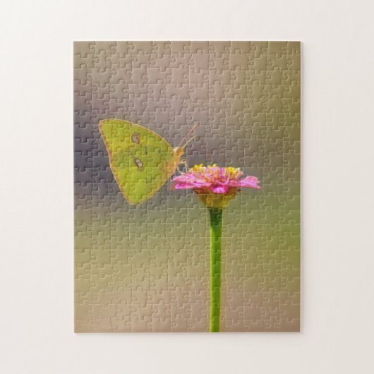 Gelbe Schmetterling auf rosa Zinnia-Blume Puzzle (Vertikal)