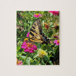 Gelbe Schmetterling im Zinnia-Garten Puzzle