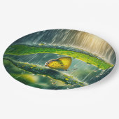 Gelbe Schmetterling in einer Regendusche Pappteller (Schrägansicht)