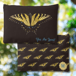 Gelbe Schmetterling und Initial auf Zubehörtasche