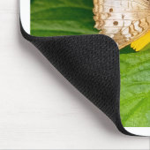 Gelbe Schmetterlingsmotte Mousepad (Ecke)