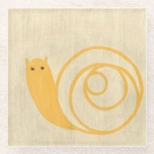 Gelbe Schnecke auf Creme Background Glasuntersetzer