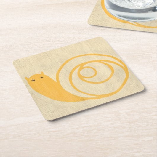 Gelbe Schnecke auf Creme Background Rechteckiger Pappuntersetzer (angewinkelt)