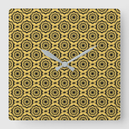 Gelbe schwarze Blumennahlohtpattern Quadratische Wanduhr