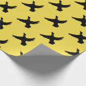 Gelbe schwarze Flying Encks Geschenkpapier (Ecke)
