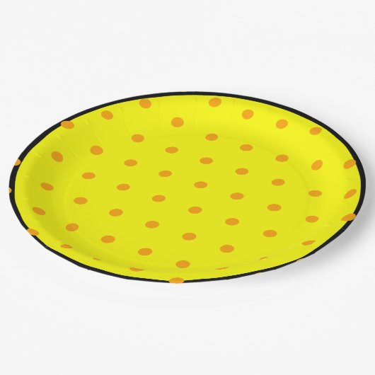 Gelbe schwarze Polka-Punkte Pappteller (Schrägansicht)