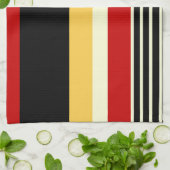 Gelbe, schwarze und rote Streifen Geschirrtuch (Gefaltet)