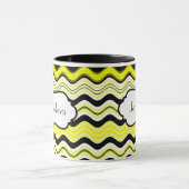 Gelbe, schwarze, weiße gewellte tasse (Zentrum)