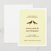 Gelbe Sitte Save the Date Liebesvögel flach Ankündigungspostkarte (Vorne/Hinten)