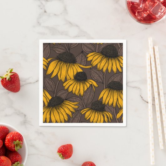 Gelbe Sitzmöbel in dunkelbrauner Farbe Serviette (Beispiel)