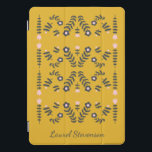 Gelbe skandinavische Folklore-Blume Personalisiert iPad Pro Cover<br><div class="desc">Moderne skandinavische Blume,  die in Gelb,  Rosa und Grau zeichne,  personalisiert mit Ihrem Namen.</div>