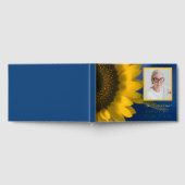 Gelbe Sonnenblume auf blauer Feier des Lebens Gästebuch (Voll)
