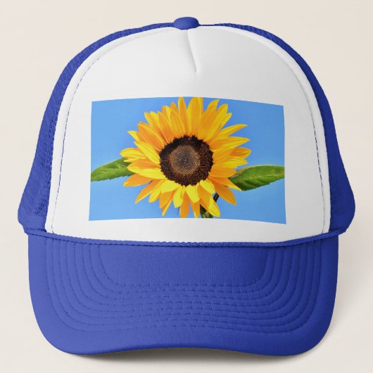 Gelbe Sonnenblume auf Blue Sky Trucker Hat Truckerkappe (Vorderseite)