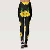 Gelbe Sonnenblume auf dunkelschwarzem Hintergrund Leggings (Rückseite)
