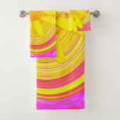 Gelbe Sonnenblume auf einem psychedelischen Swirl Badhandtuch Set (Insitu)
