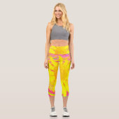 Gelbe Sonnenblume auf einem psychedelischen Swirl Capri Leggings (Vorderseite)