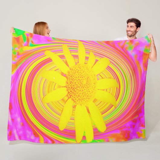 Gelbe Sonnenblume auf einem psychedelischen Swirl Fleecedecke (Beispiel)