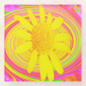 Gelbe Sonnenblume auf einem psychedelischen Swirl Glasuntersetzer (Vorderseite)
