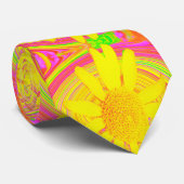 Gelbe Sonnenblume auf einem psychedelischen Swirl Krawatte (Gerollt)