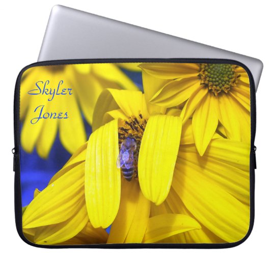 Gelbe Sonnenblume, blaue Bienenschläfe Laptopschutzhülle (Vorderseite)