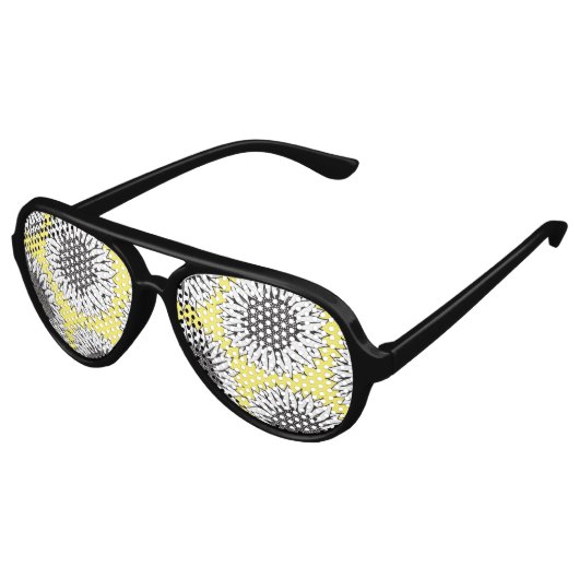 Gelbe Sonnenblume in Schwarz-Weiß-Zeichn Sonnenbrille (Schrägansicht)