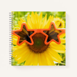 Gelbe Sonnenblume mit Sonnenbrille Notizblock