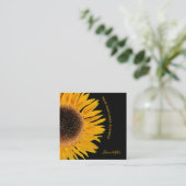 Gelbe Sonnenblume schwarzer Hintergrund Land rusti Quadratische Visitenkarte (Stehend Vorderseite)